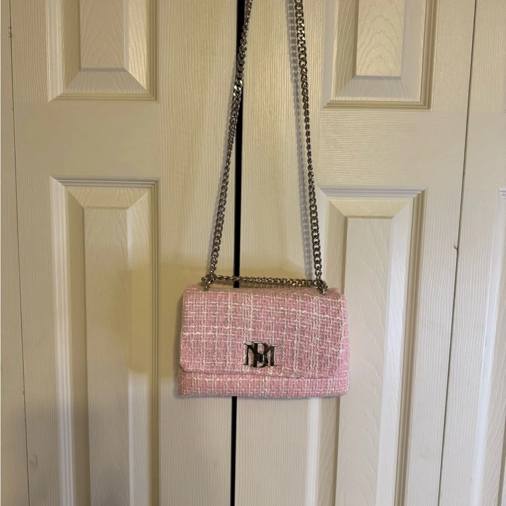 Badgley Mischka Pink Tweed Chain Shoulder crossbody‎ bag.
